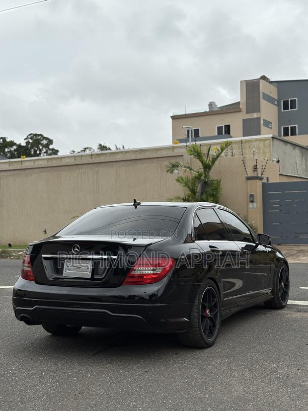 Mercedes-Benz C250 2014 Black