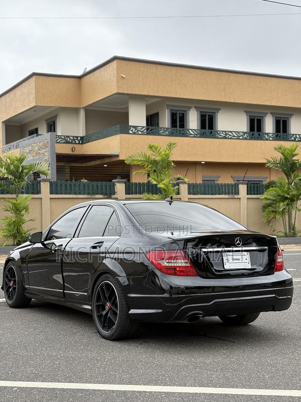 Mercedes-Benz C250 2014 Black