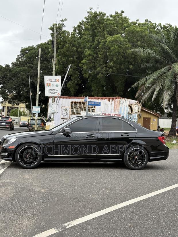 Mercedes-Benz C250 2014 Black