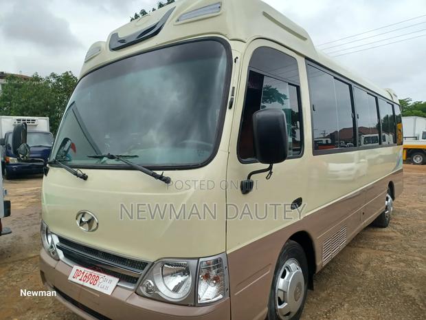 Hyundai County 2014 Beige