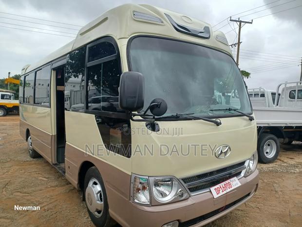 Hyundai County 2014 Beige