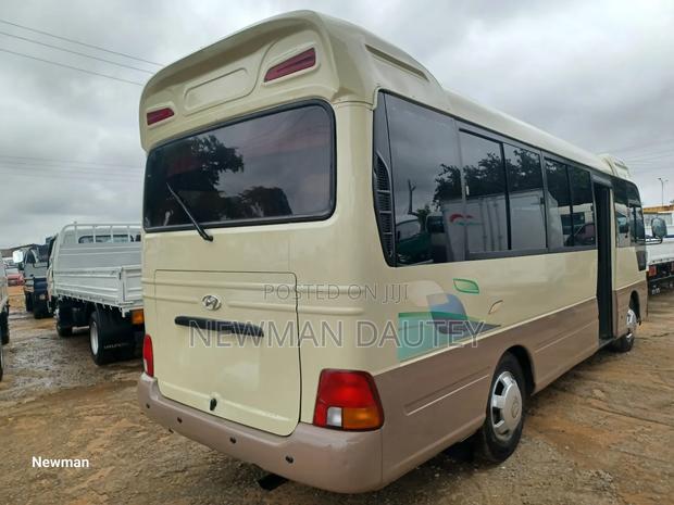 Hyundai County 2014 Beige