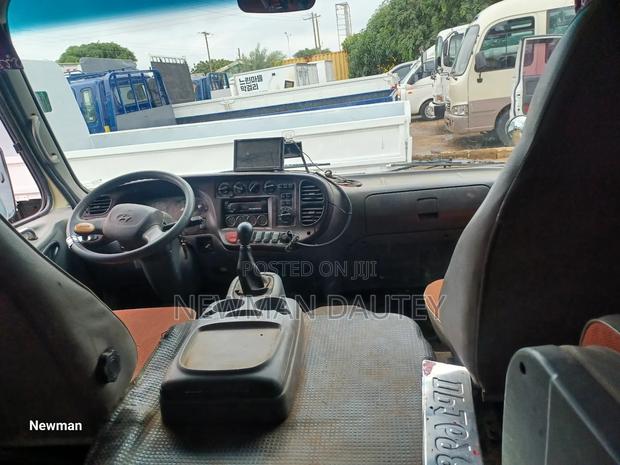 Hyundai County 2014 Beige