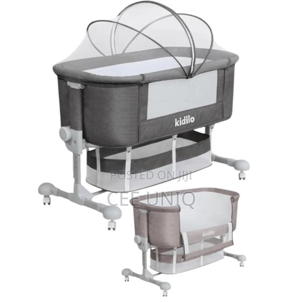 Baby Bassinet Bedside Sleeper photo 2