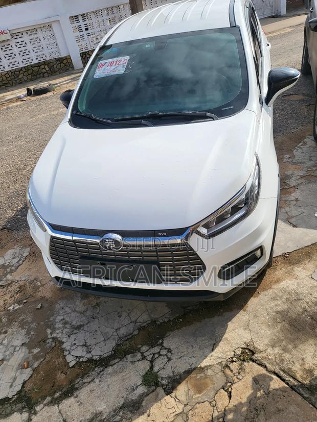 BYD Tang EV 2019 White photo 3