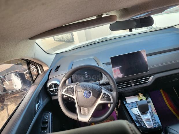 BYD Tang EV 2019 White photo 7