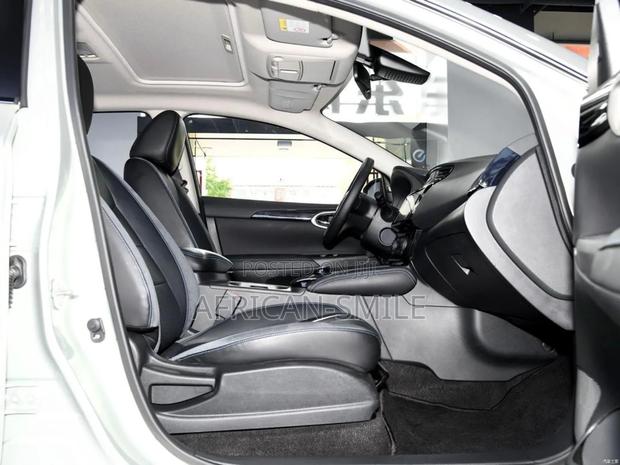 Nissan Sylphy 2019 White photo 4