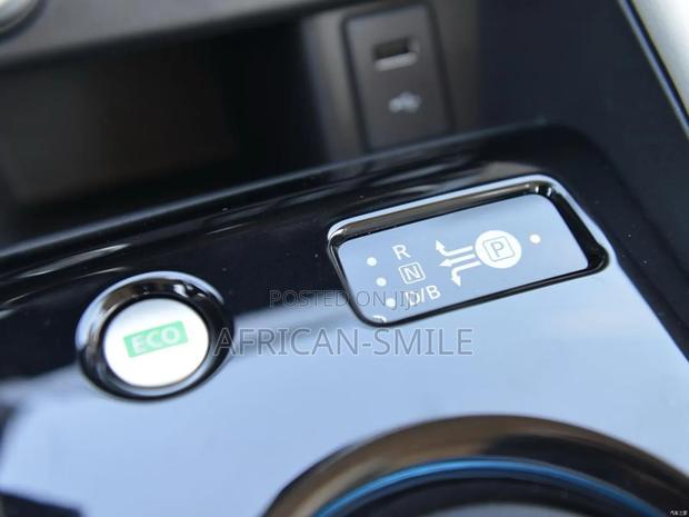 Nissan Sylphy 2019 White photo 5
