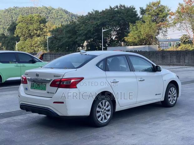 Nissan Sylphy 2019 White photo 6