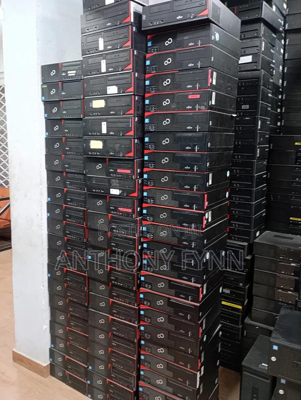 Desktop Computer Fujitsu Esprimo D957/E85+ 4GB Intel Core i5 HDD 500GB