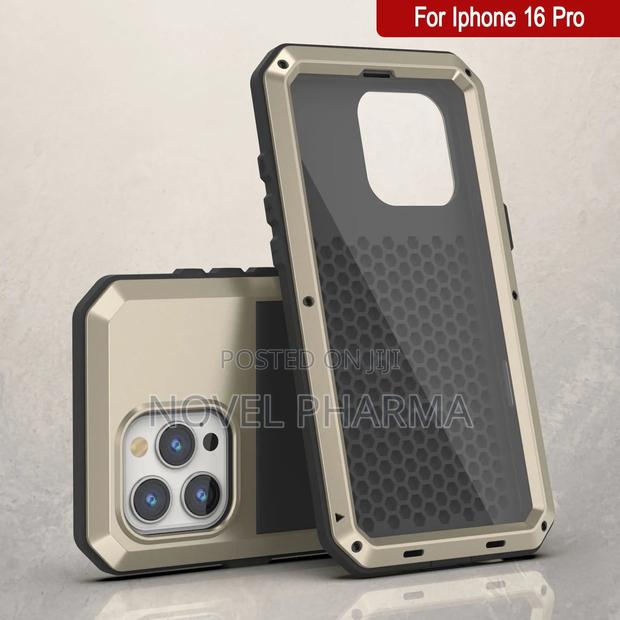 Heavy Duty Armour Case for iPhone 16pro Max (Black) photo 12
