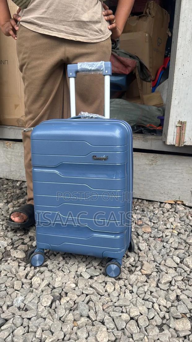 20" Carry-on Hand Luggage · Photo 3