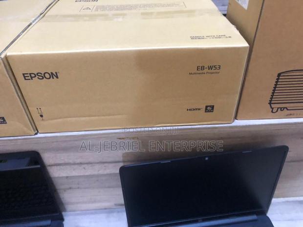 Epson Eb-W53 4000 Lumens Projector · Photo 3