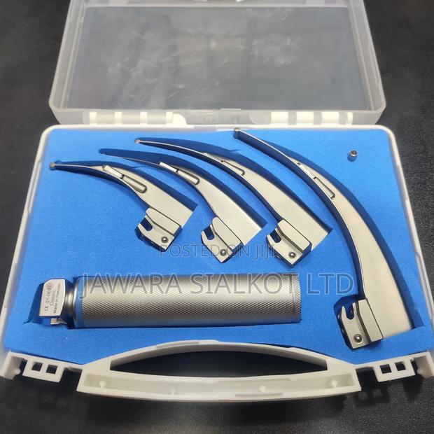 Macintosh Laryngoscope With 4 Blade