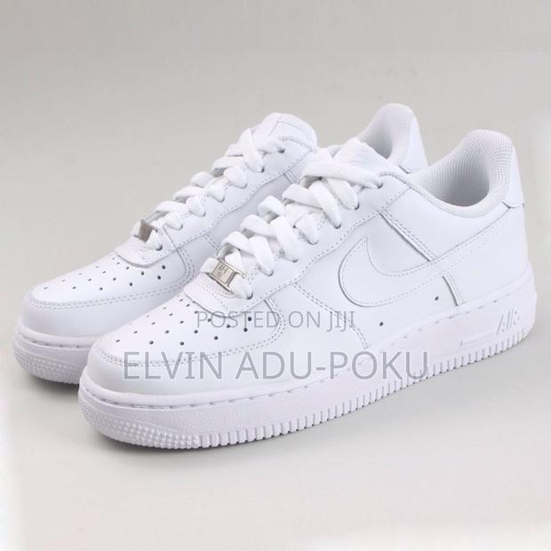 Nike Air Force 1 Low "White on White" · Photo 3