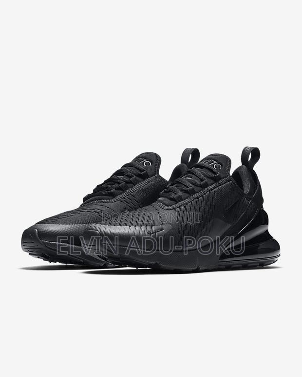 Nike Air Max 270 "Triple Black" · Photo 4