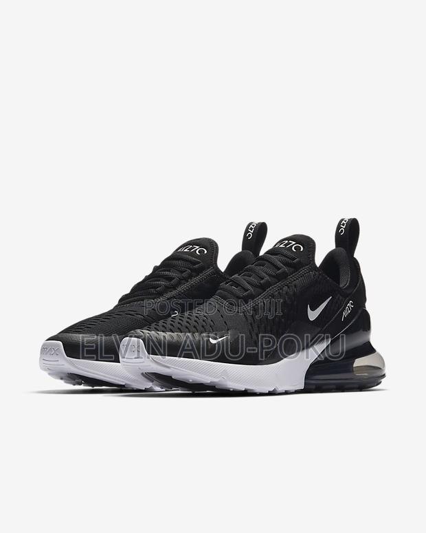 Nike Air Max 270 "Black/White" · Photo 4