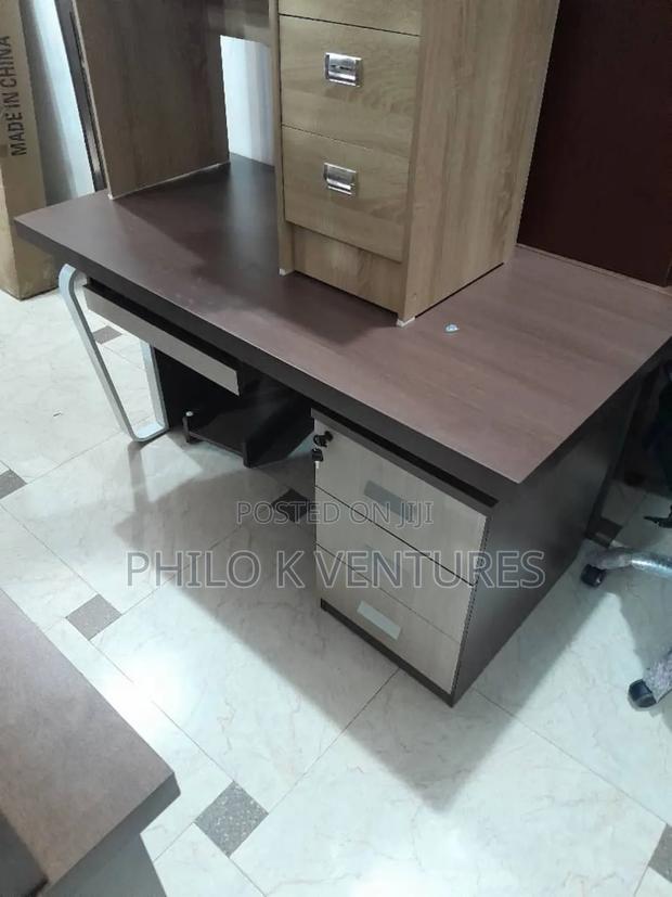 Computer Desk · Photo 2