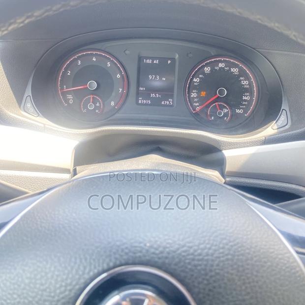 Volkswagen Passat 2.0T SE 2021 Black photo 9