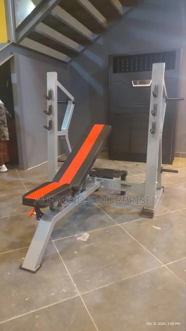 Olympic Incline/Flat Commercial Bench Press · Photo 3