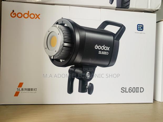 Godox Compact Daylight Light for Photography · Photo 3