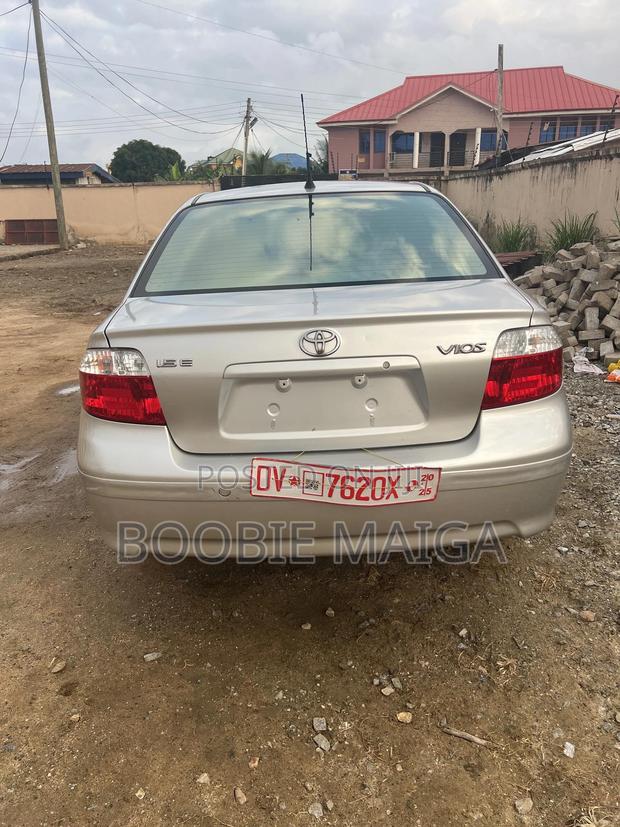 Toyota Vios 2011 Silver photo 7