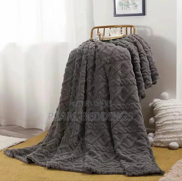 Premium Luxurious Quality Stripped Throw Blanket Available photo 9