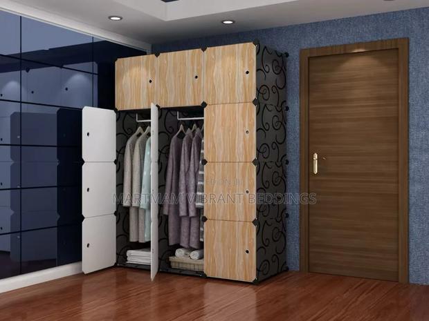 12 Cubes Plastic Wardrobe · Photo 3