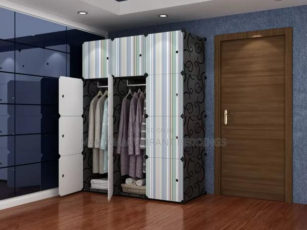 12 Cubes Plastic Wardrobe · Photo 4