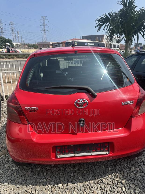 Toyota Yaris 2013 Red