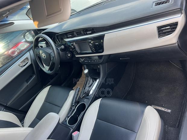 Toyota Corolla LE 4dr Sedan (1.8L 4cyl CVT) 2015 Gray