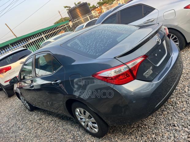 Toyota Corolla LE 4dr Sedan (1.8L 4cyl CVT) 2015 Gray