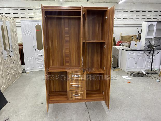 Wardrobe 3 in 1 With Mirror photo 2