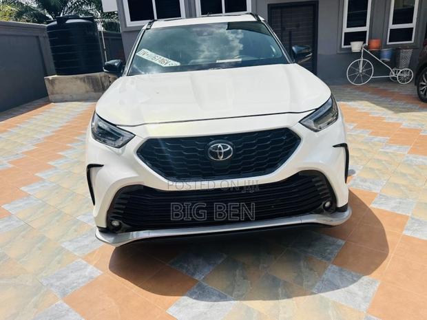 Toyota Highlander XLE 2021 White