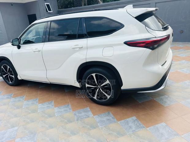 Toyota Highlander XLE 2021 White