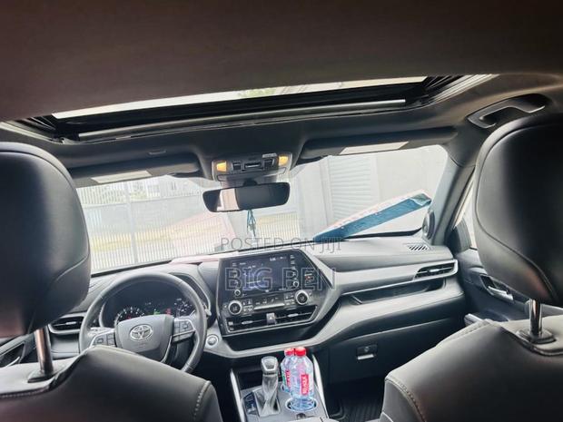 Toyota Highlander XLE 2021 White