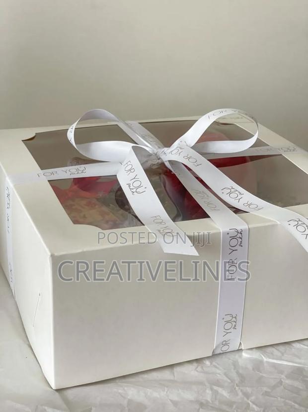 White Cake Boxes With Ribbons · Photo 2