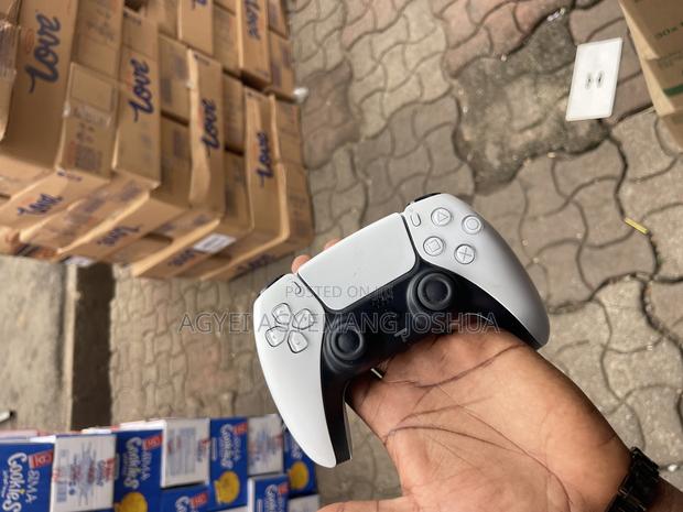 Playstation Dualsense Controller photo 2