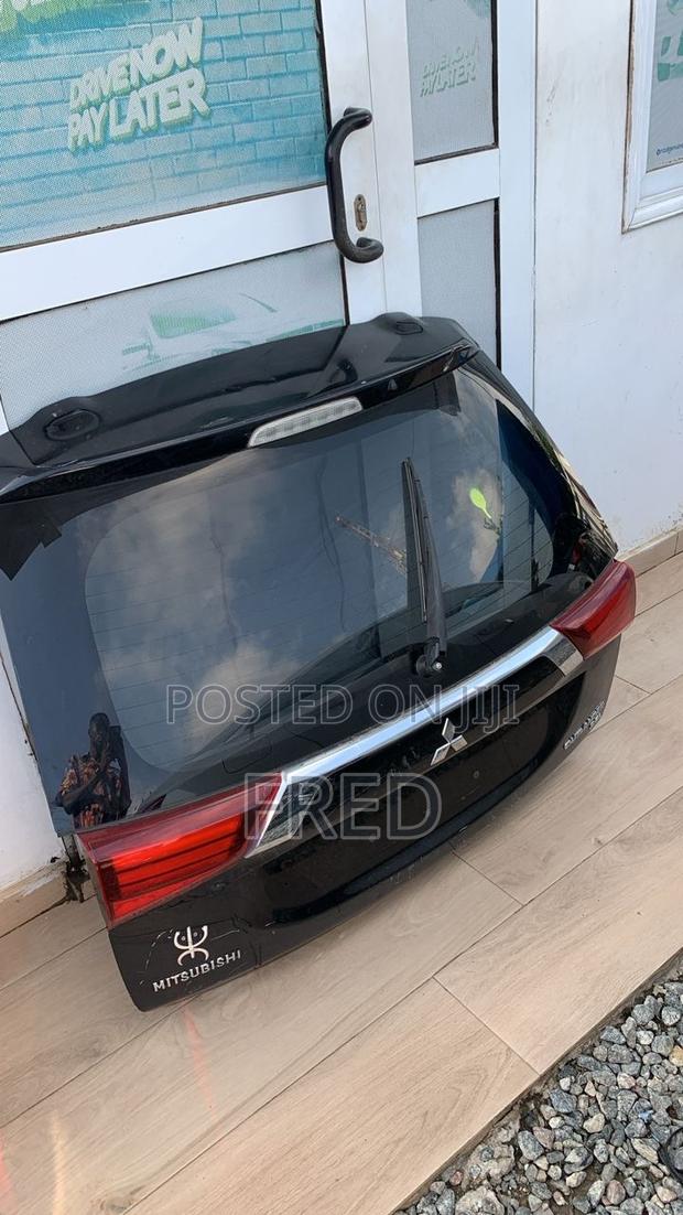 2016 to 2020 Mitsubishi Outlander Booth