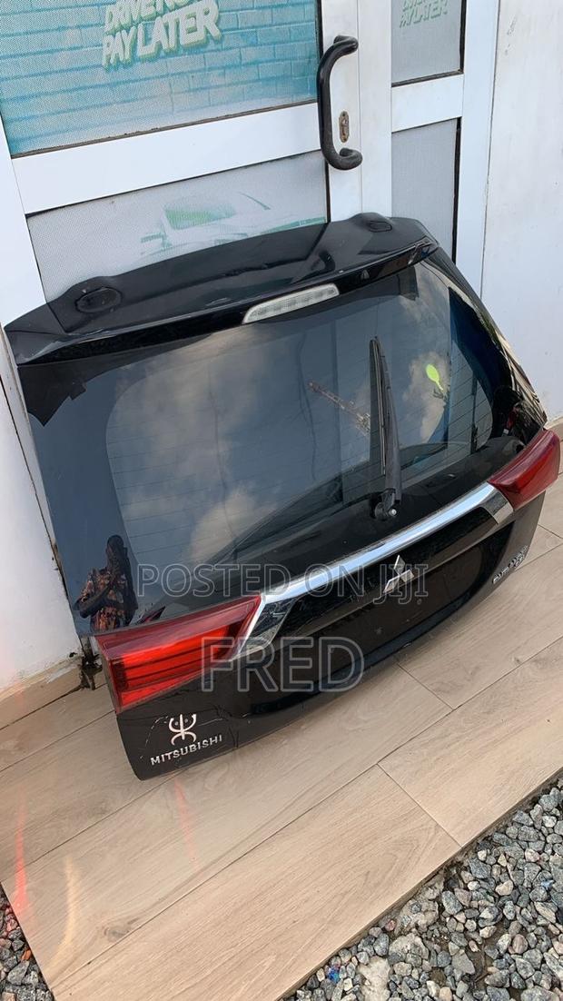 2016 to 2020 Mitsubishi Outlander Booth