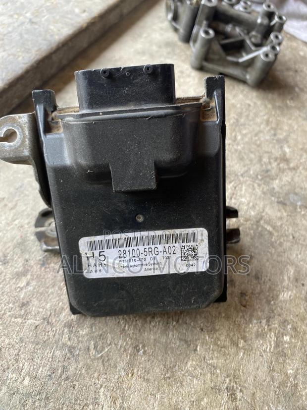 Honda CRV 2017,18,19,2020 1.5t Gearbox Control Board photo 4