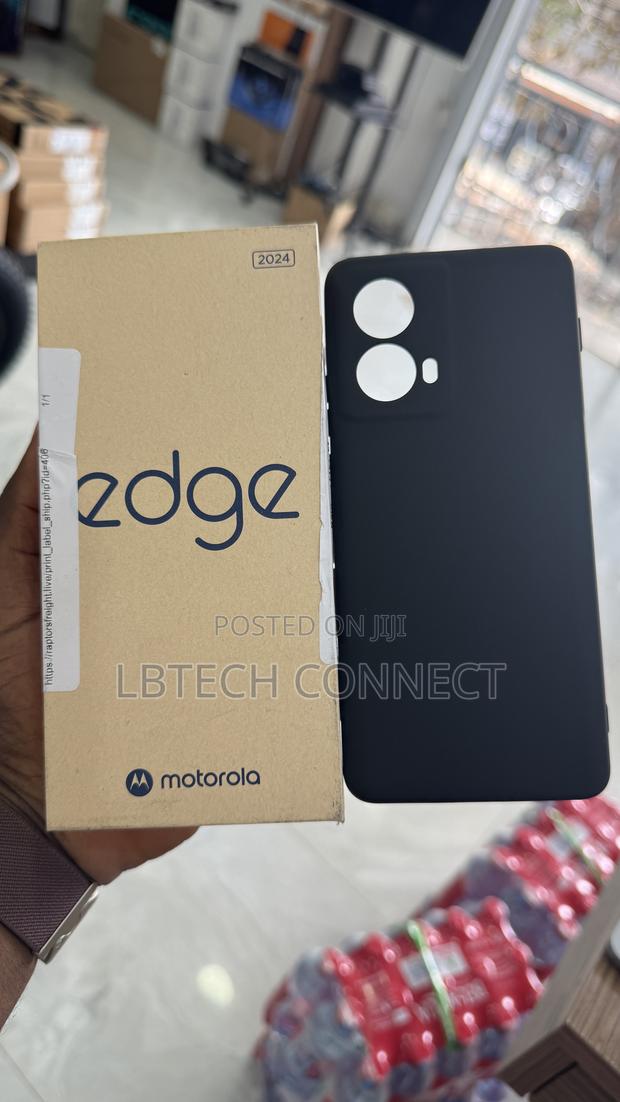 New Motorola Edge (2024) 256 GB Black photo 2