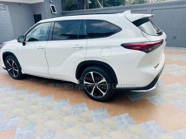 Toyota Highlander XSE 2021 White
