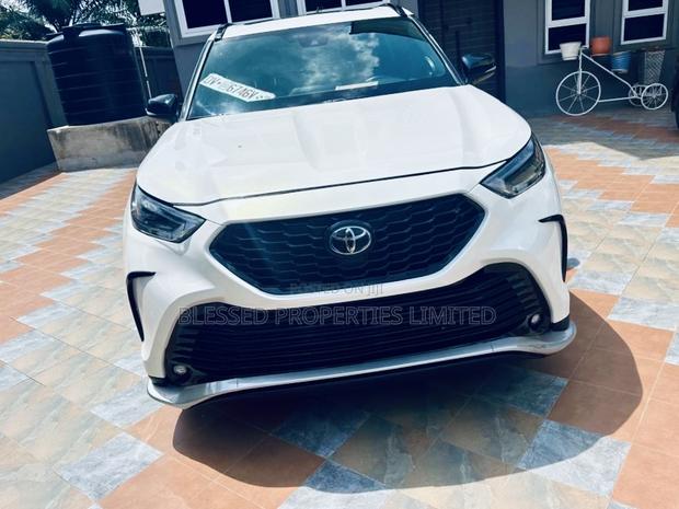 Toyota Highlander XSE 2021 White