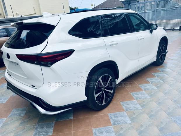 Toyota Highlander XSE 2021 White