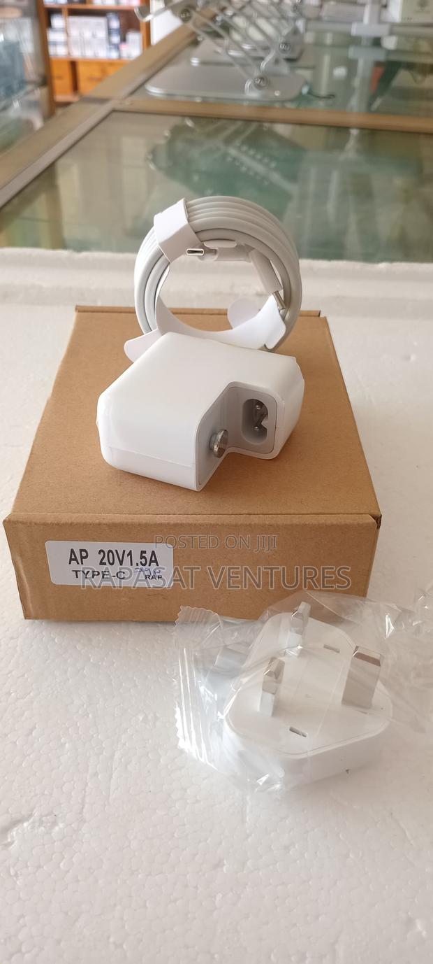 Apple Macbook 20v 1.5a 29w Type C Adapter · Photo 4
