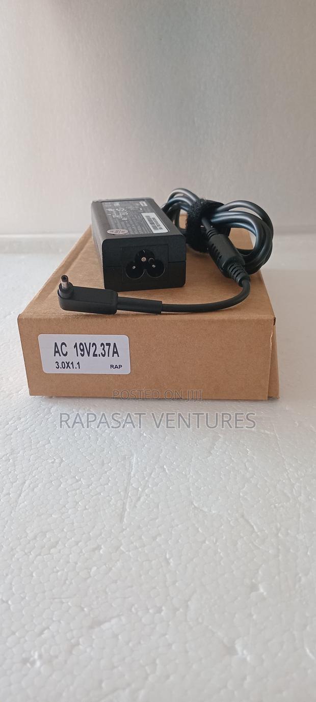 Acer 19v 2.37a Adapter Small Pin · Photo 3