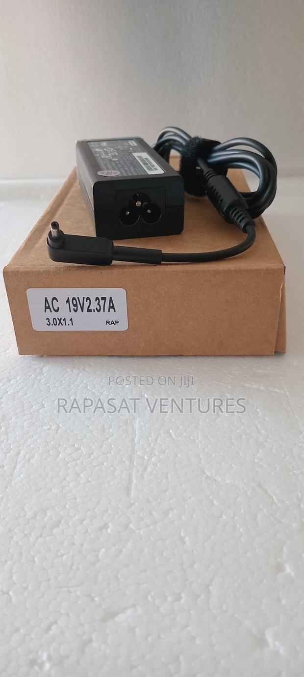 Acer 19v 2.37a Adapter Small Pin · Photo 4