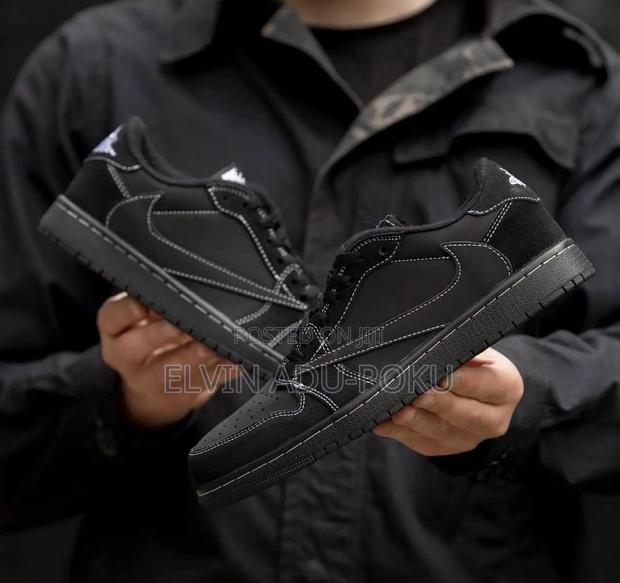 Travis Scott Air Jordan 1 Low Og "Black Phantom" · Photo 3