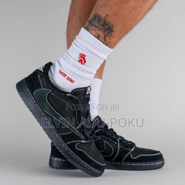 Travis Scott Air Jordan 1 Low Og "Black Phantom" · Photo 4